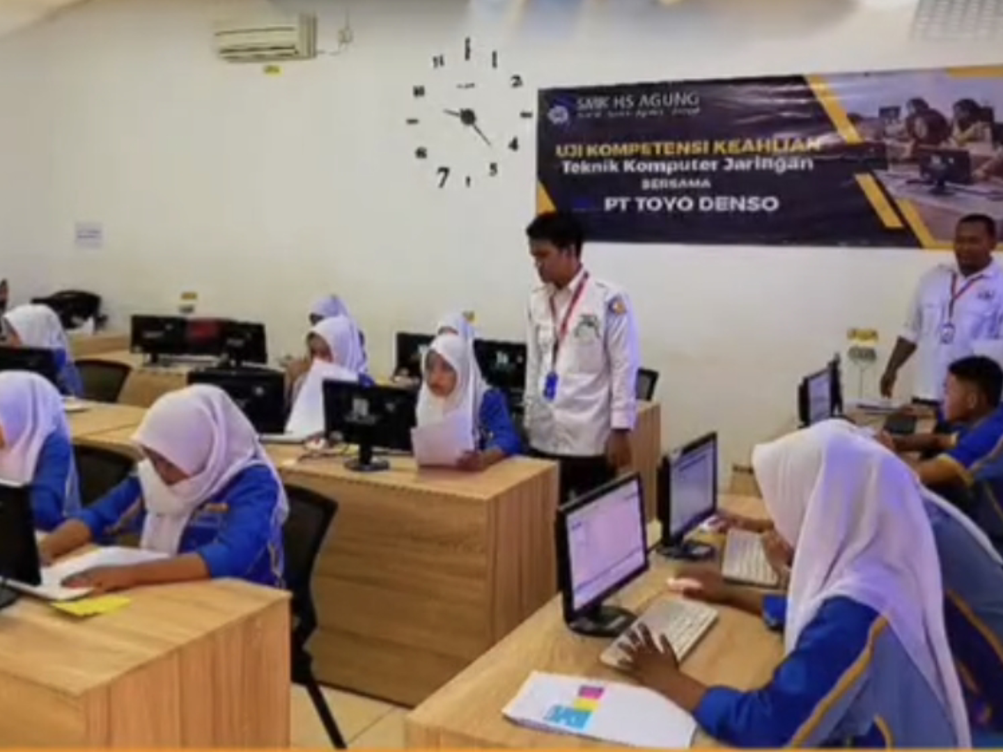 Aktivitas TKJ